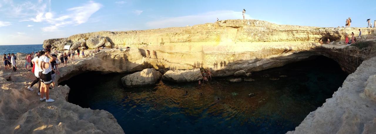 Villa Torre dell'Orso centro - villino vista mare con ampio giardino Esterno foto
