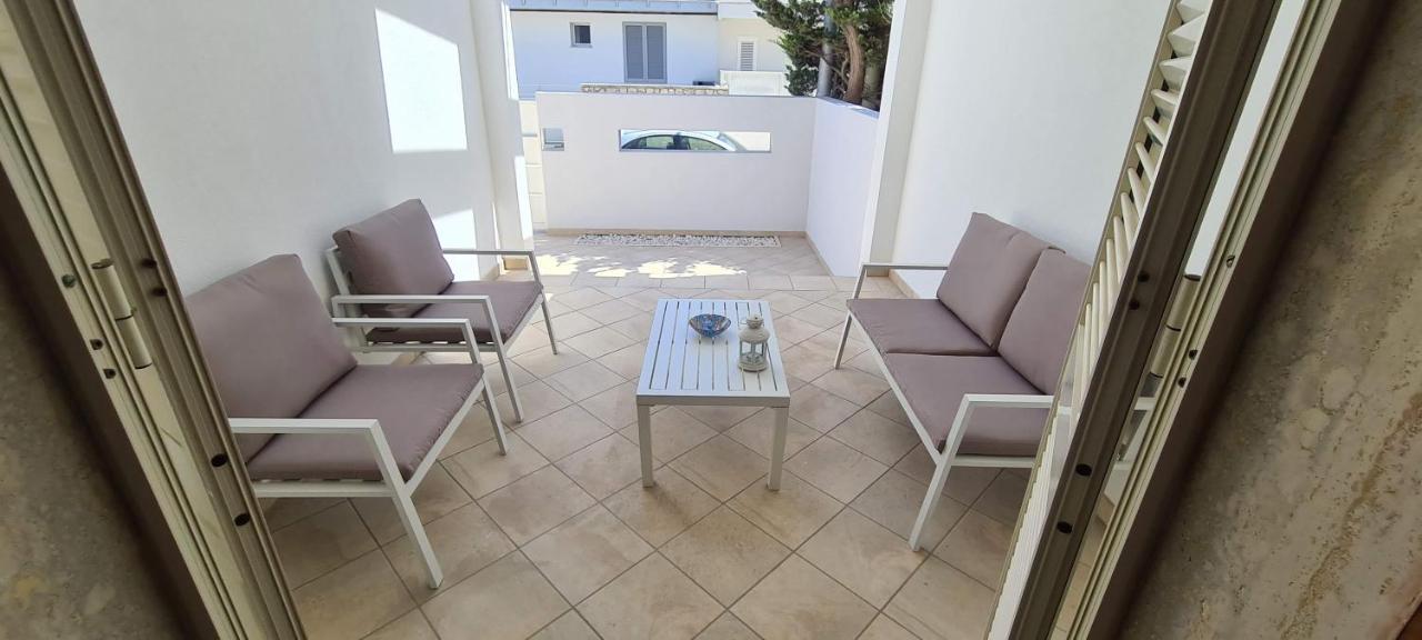 Villa Torre dell'Orso centro - villino vista mare con ampio giardino Esterno foto
