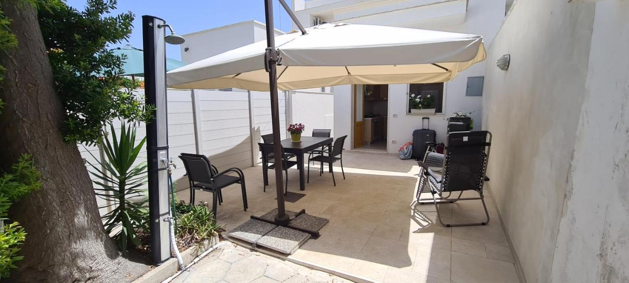 Villa Torre dell'Orso centro - villino vista mare con ampio giardino Esterno foto
