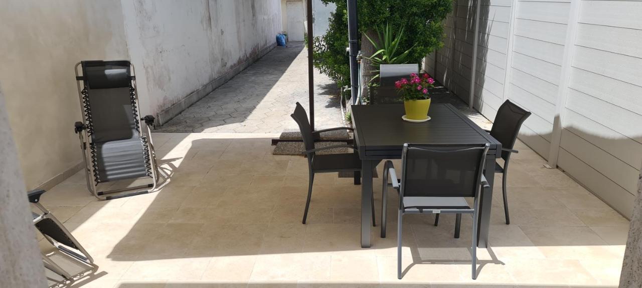 Villa Torre dell'Orso centro - villino vista mare con ampio giardino Esterno foto